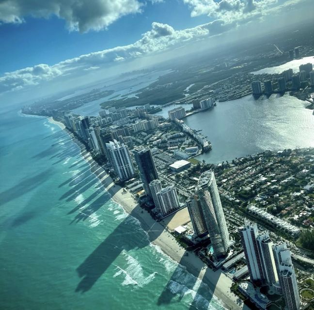 Miami: Romantic 1-Hour Private Flight Tour with Champagne - South Beach From A Small Plane