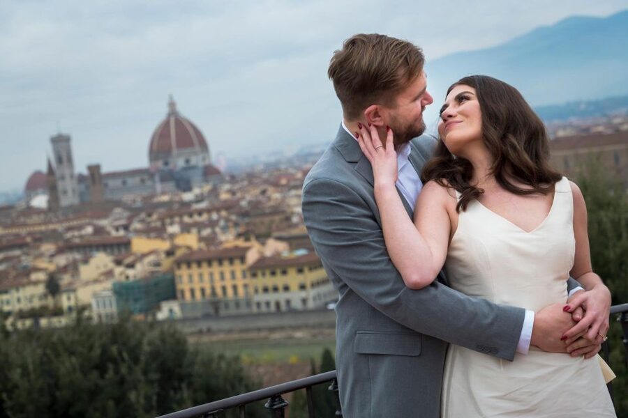 Montalcino personal photo service for couples and families - Ten fast photos, then the complete gallery