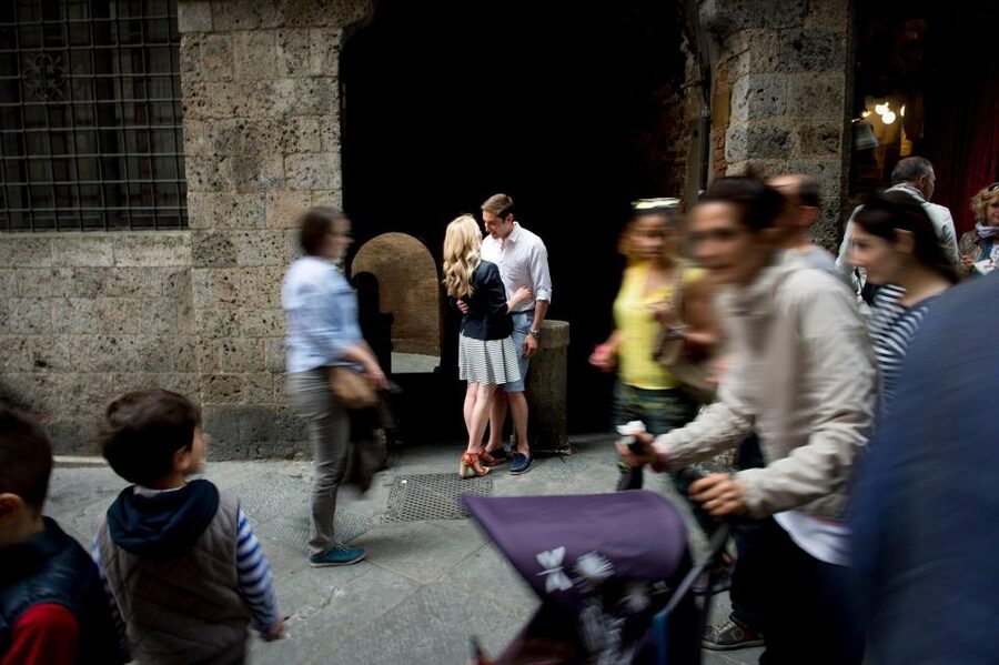 Montalcino personal photo service for couples and families - The $451.69 price and what you receive