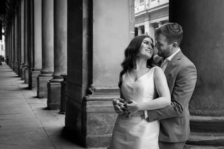 Montalcino personal photo service for couples and families - Why the wedding background matters for couples