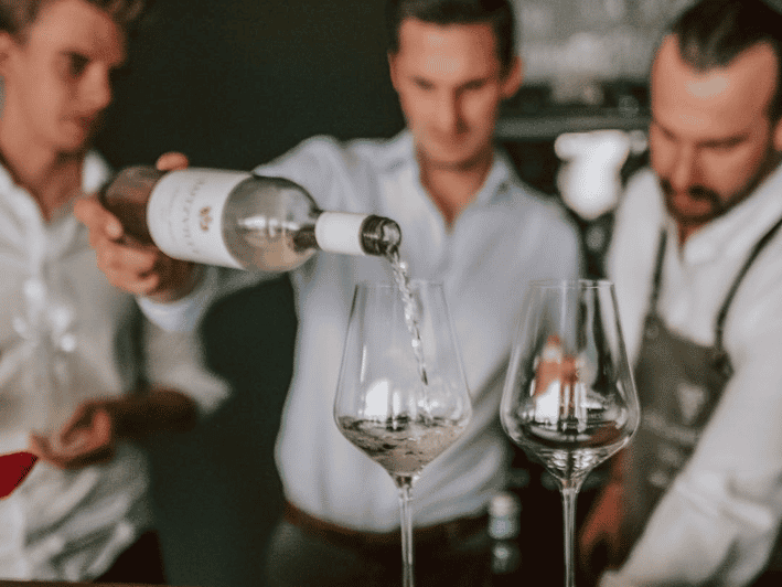 Munich: Romantic Wine Experience for Two at Viktualienmarkt - How it compares with a regular wine bar visit