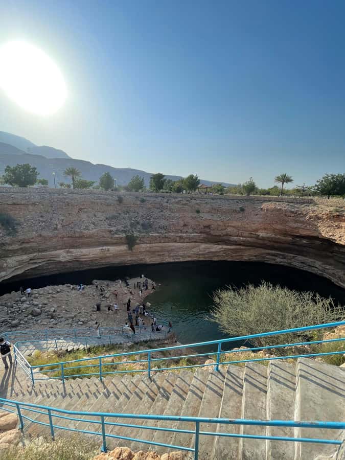 Muscat: Wadi Shab, Romantic Cave and Sinkhole Full-day Trip - Why the guides matter so much