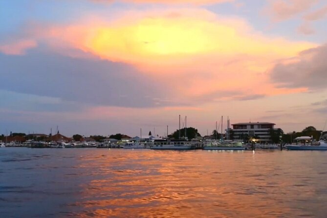 Nassau: Sunset Dinner Cruise - The sunset over the Caribbean horizon