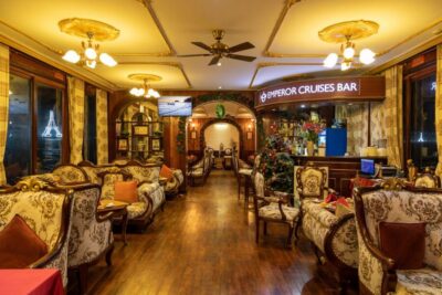 Nha Trang: Romantic Sunset Cocktails and Dinner Cruise