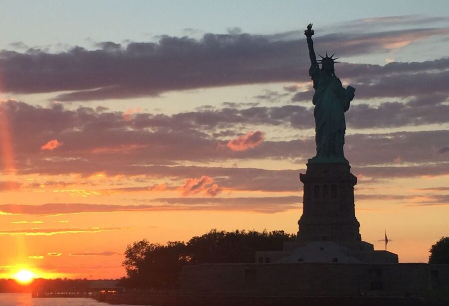 NYC: Romantic Valentine's Day Champagne Cruise - The Statue of Liberty From the Water