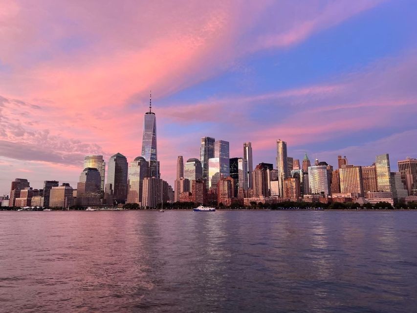 NYC: Romantic Valentine's Day Champagne Cruise - Four Sparkling Wines and a Light Pairing