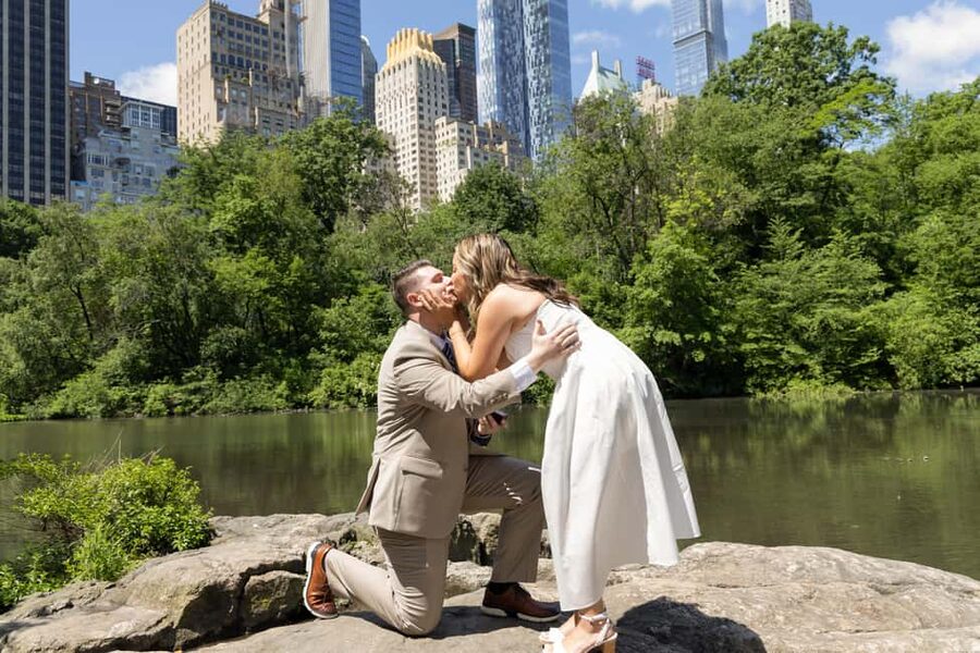 NYC: Surprise Proposal Photoshoot - Capture the Yes Forever - Other New York settings you can consider