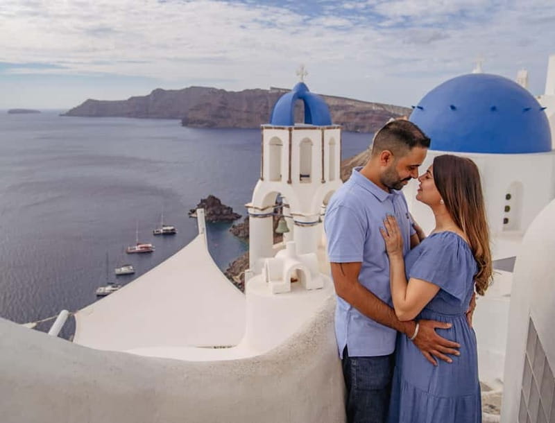 Oia: Couple Photoshoot Seprate Entrance to Blue Dome - Who Should Book This Santorini Photoshoot