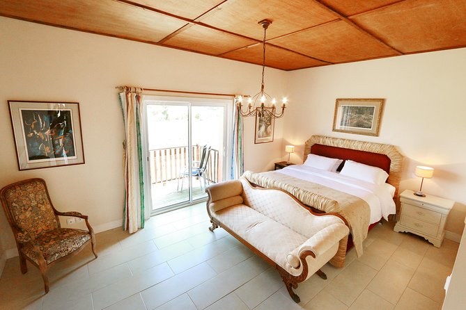 One Night Stay, Wine Tour, Wine and Dine for Two guests - Key points at a glance