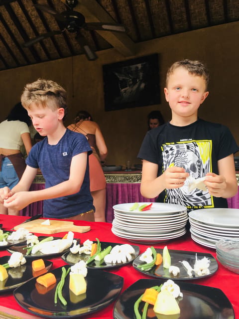 packages cooking class and romantic dinner in a local home - Who will enjoy this evening most