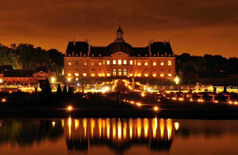Paris: Candlelit Dinner at Vaux-le-Vicomte by Limousine - Leaving Paris by private limousine