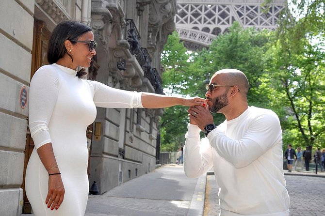 Paris Engagement Proposal Private Walking Tour with Professional Photographer - What the two-hour session feels like