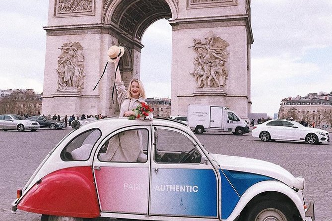 Paris Private Tour: Romantic Tour in a 2CV - Morning or afternoon, and the case for Sunday