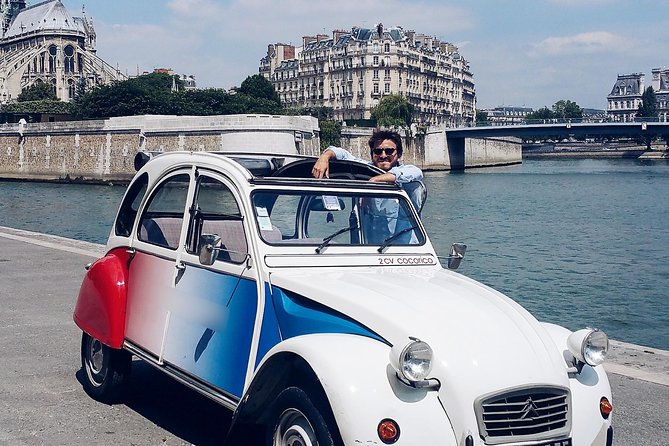 Paris Private Tour: Romantic Tour in a 2CV - From hotel door to Paris streets