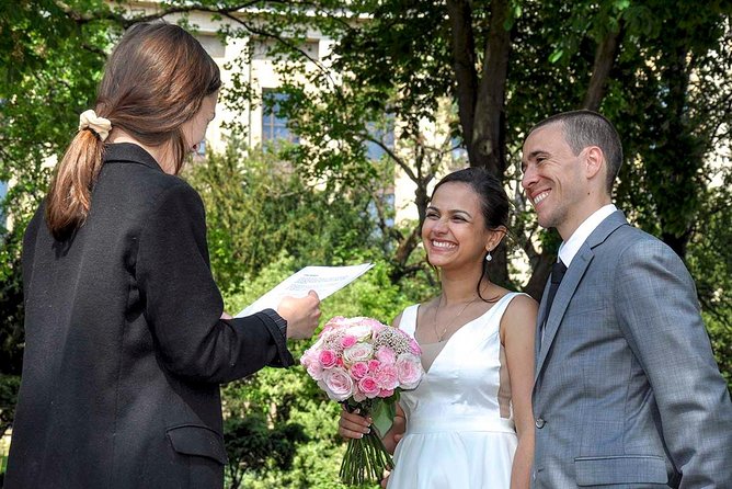 Paris Renew Your Wedding Vows Experience with Professional Photographer - The 130 to 150 Photos