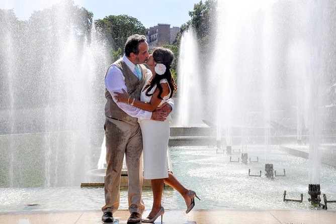Paris Renew Your Wedding Vows Experience with Professional Photographer - Weather, Comfort, and Public Space