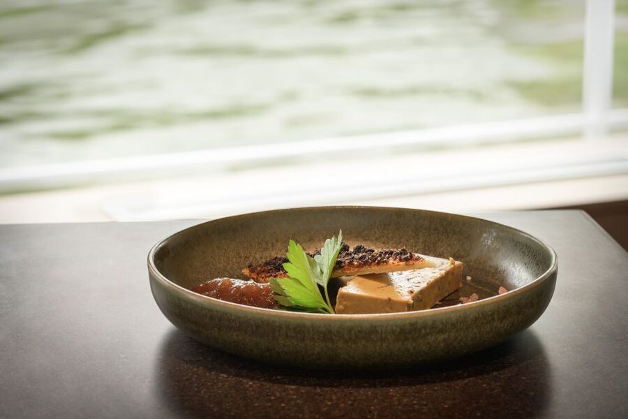 Paris: Romantic Cruise with 3-course Dinner on Seine River - Drinks can change the final cost