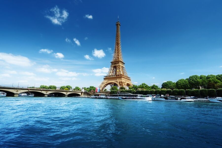 Paris: Romantic Cruise with 3-course Dinner on Seine River - The Eiffel Tower from the water