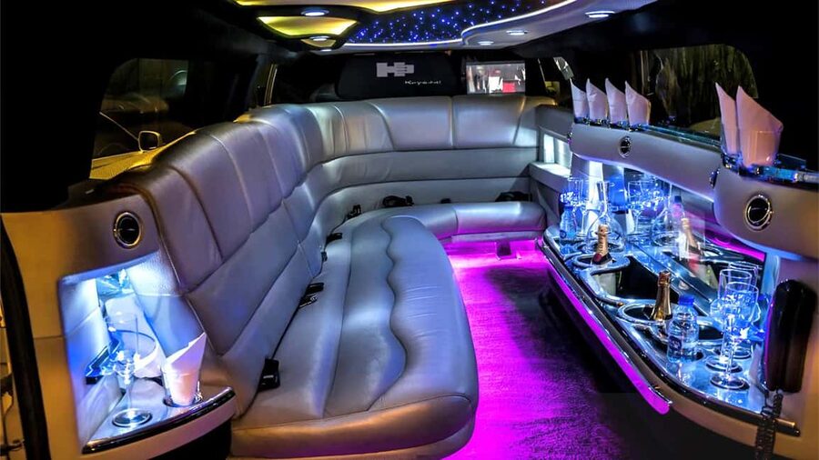 Paris: Romantic Limousine Tour - Pickup at your hotel or restaurant