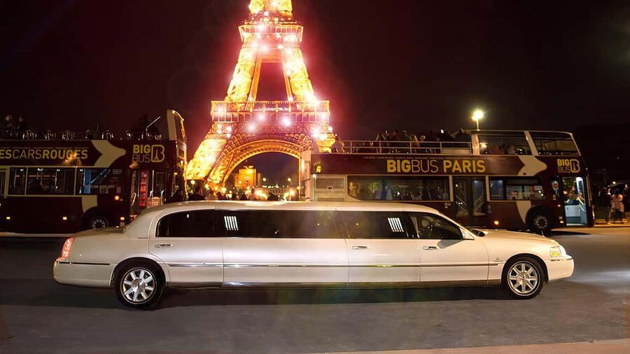 Paris: Romantic Limousine Tour - The Eiffel Tower sparkle and your LED message