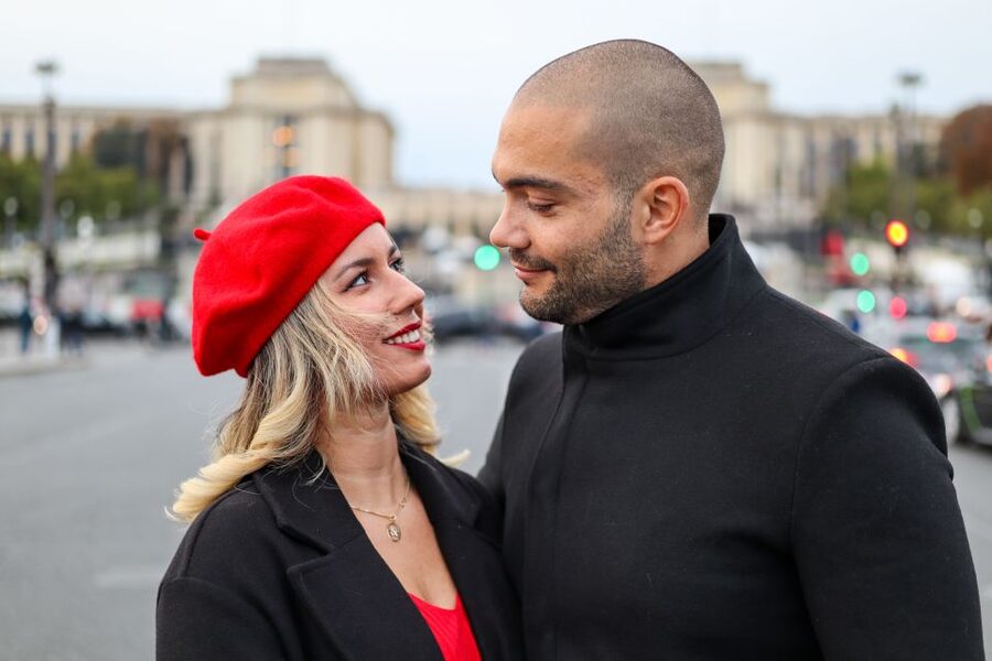 Paris: Romantic Photoshoot for Couples - Weather, crowds, and the outdoor setting