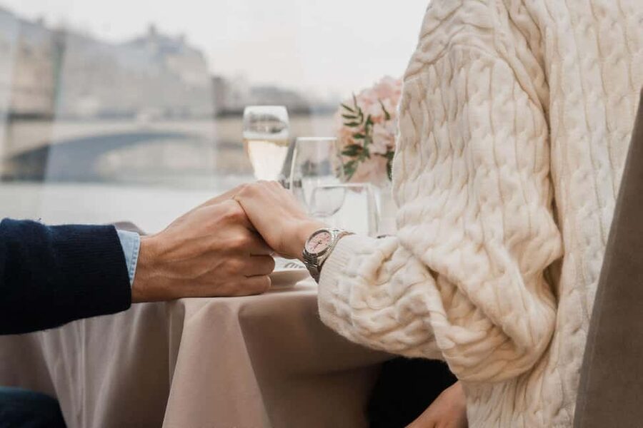 Paris : Valentine's Day Diner Cruise on the Seine river - Île de la Cité, Notre Dame, and the Conciergerie