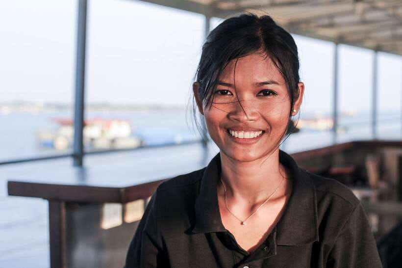 Phnom Penh: Mekong Sunset Dinner Cruise with Live Music - Key points to know before booking