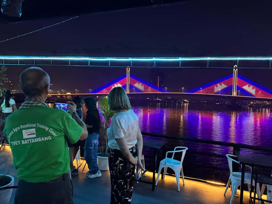 Phnom Penh: Sunset Dinner Cruise with English Speaking Guide - Who will enjoy this river cruise most