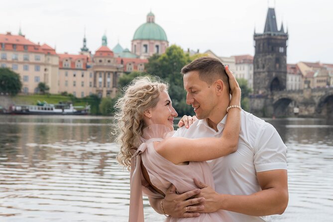 Photo Shoot for couple in Prague - Malá Strana: quieter streets and useful variety
