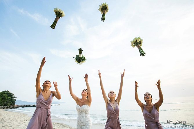 Photographer for wedding in all location of Thailand - Aht Yomyai’s photography style and working approach