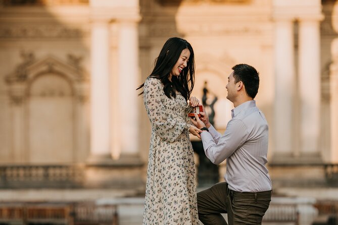Photographer in Prague - Couple, engagement & portrait photoshoot - Why an early Prague photoshoot makes sense