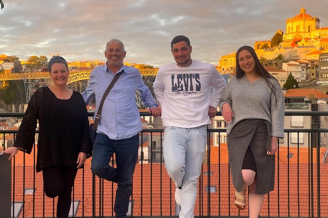 Photoshoot Session for Solo, Couples and Groups in Porto area - What the strongest feedback tells you