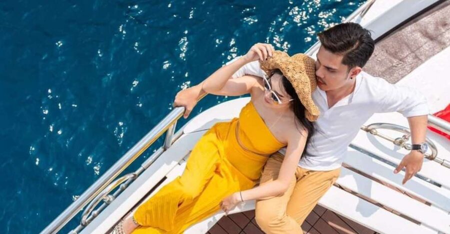 Phuket: Melody Sunset Dinner Cruise - Music, bar service, and the feel on board