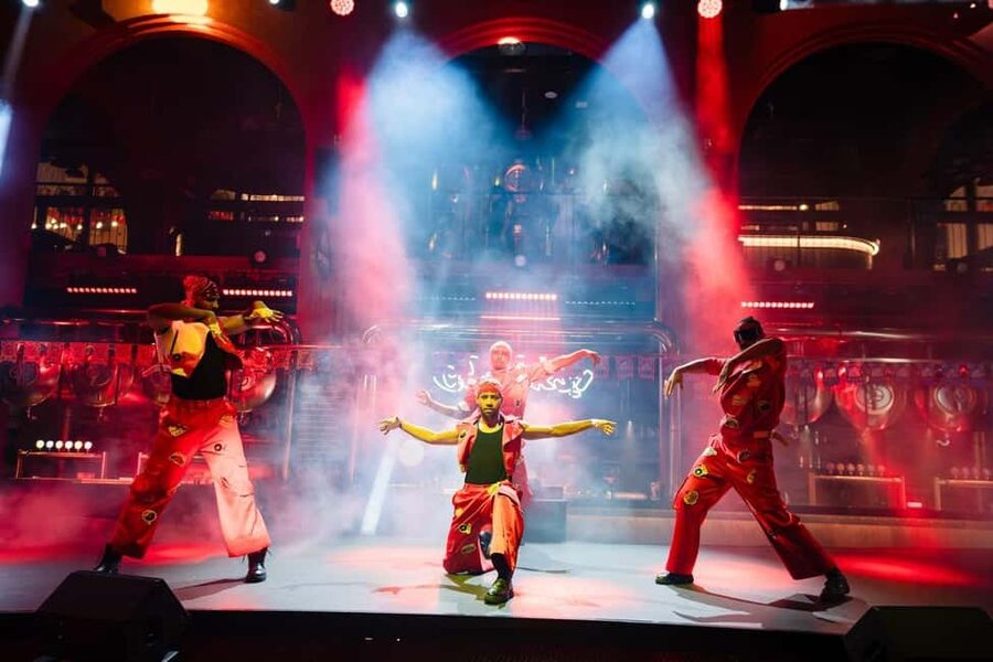 PhuQuoc Romantic Dinner with Symphony & Kiss of the Sea Show - Who should book this experience?