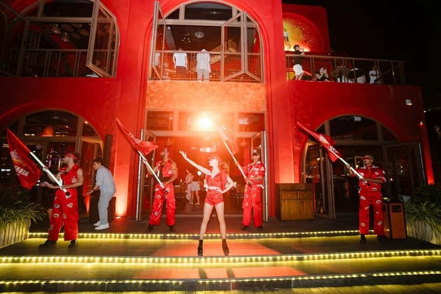 PhuQuoc Romantic Dinner with Symphony & Kiss of the Sea Show - Music and dancing from 8:15pm to 9pm