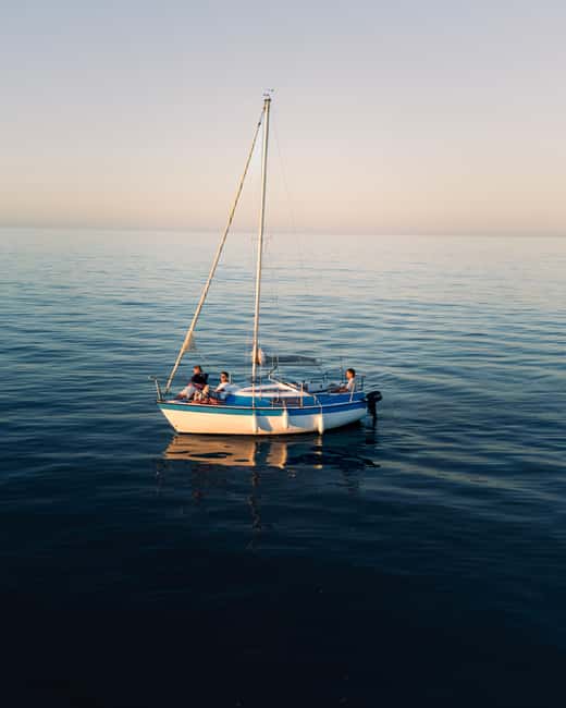 Portimão: Sunset Private Sailing Tour for Couples - A private sunset sail from Ferragudo