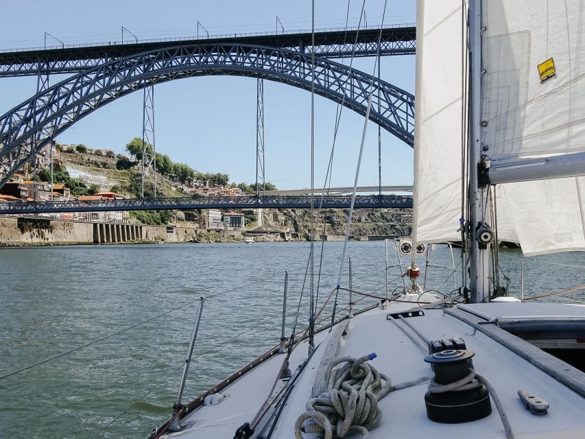 Porto: Romantic Sailboat Cruise - Why Porto looks different from the Douro