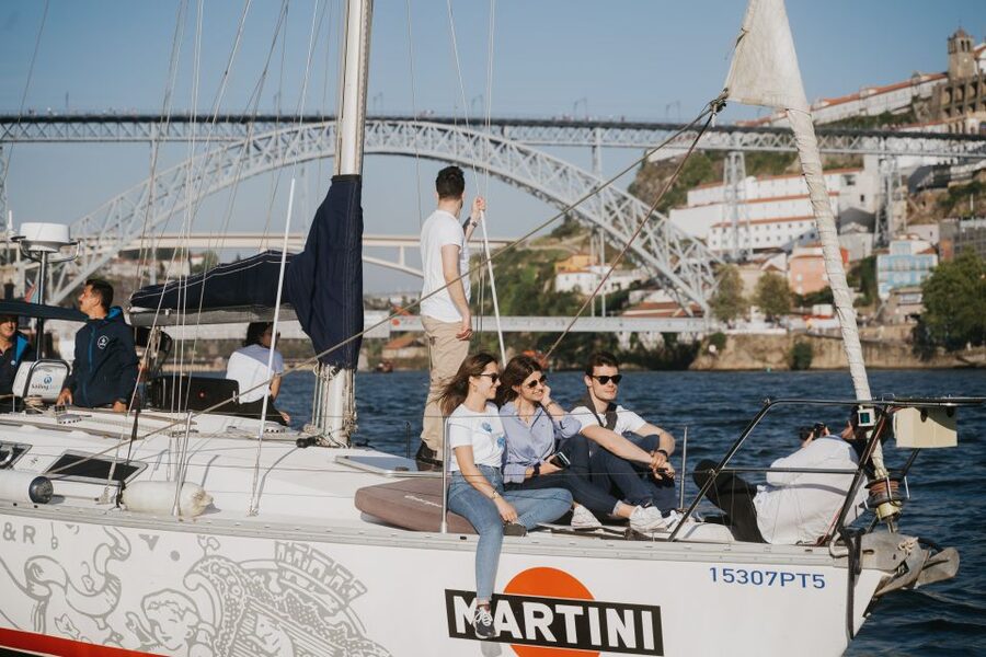 Porto: Romantic Sailboat Cruise - Jardins do Palácio de Cristal from the river