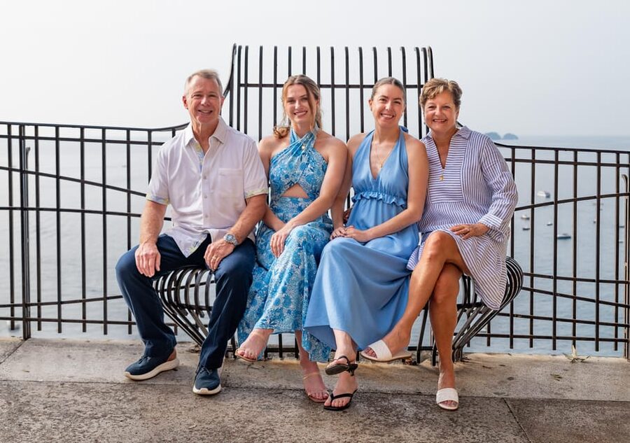 Positano : professional photo shoot for couples and families - Why a Positano photo walk makes sense