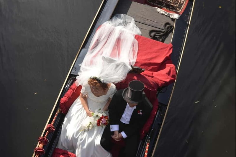 Private Alster Lake romantic Tour in a Real Venetian Gondola - Key points to know before booking