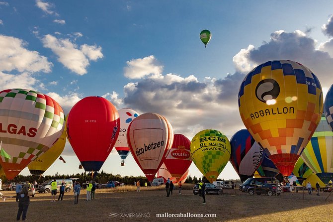 Private Balloon Flight Over Mallorca for Two People - A private morning above Mallorca