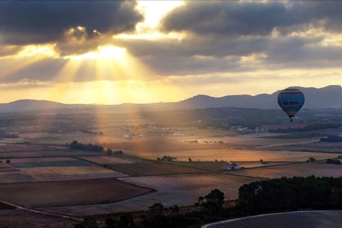 Private Balloon Flight Over Mallorca for Two People - Helping inflate the balloon