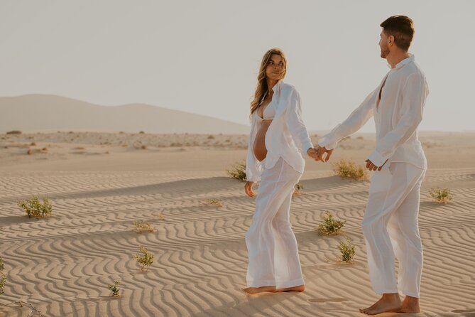 Private couple shooting - Corralejo Fuerteventura - Walking into the Corralejo Natural Park setting