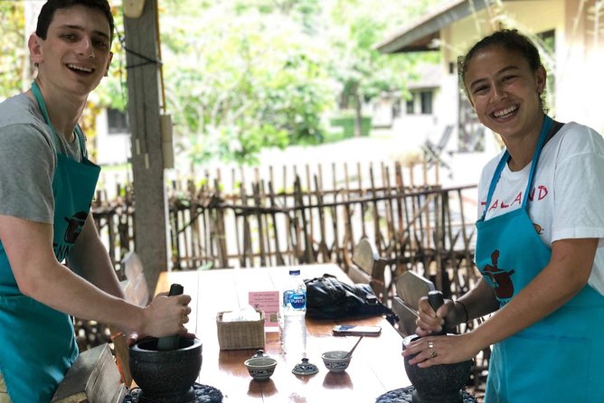 Private Dinner Cooking Class with Benny in Chiang Mai - Timing, comfort, and practical limits