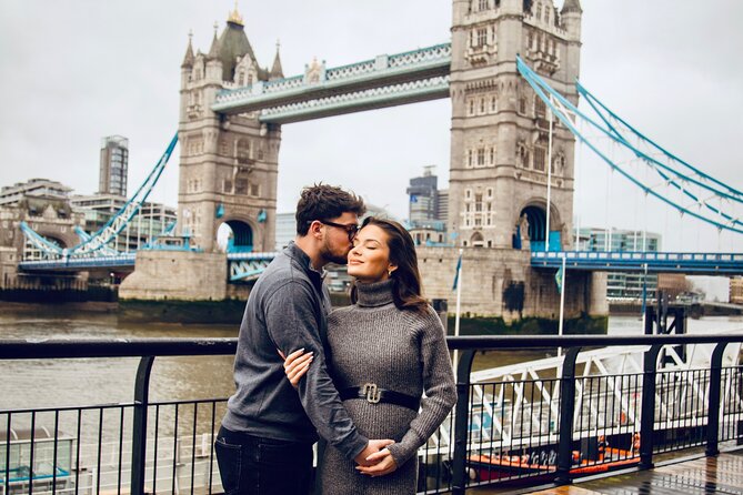 Private landmarks photoshoot for families and couples - What the photographer does for you