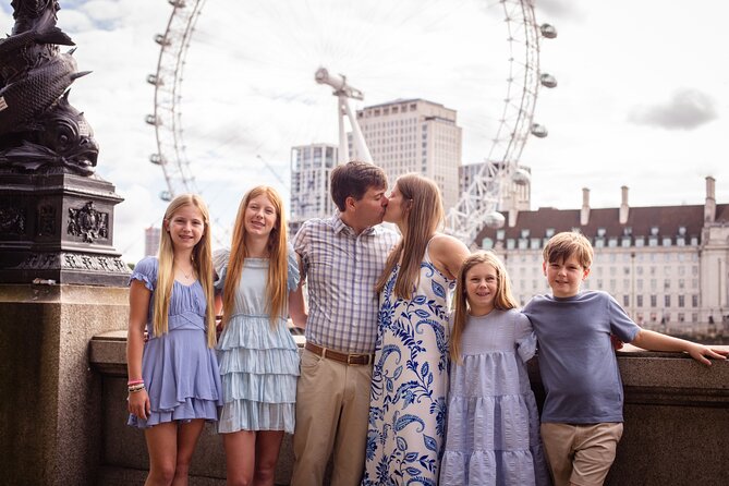Private landmarks photoshoot for families and couples - Big Ben and Westminster Bridge