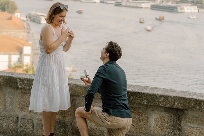 Private Photography Session for Couples in Charming Porto City - Thirty edited images, delivered in two working days