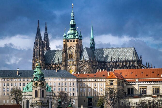 Private Prague Photoshoot for Individuals, Couples and Families - Why a private Prague photo walk works well