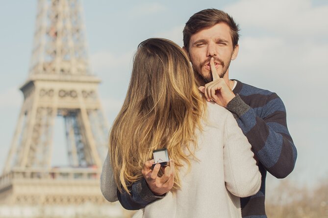 Private Proposal Photoshoot in Paris - Meeting at Trocadéro
