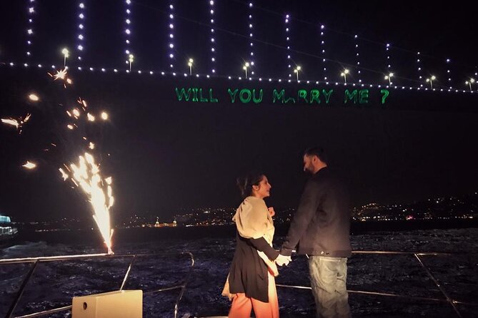 Private Proposal Tour in Bosphorus - Maiden Tower and the ten-minute question